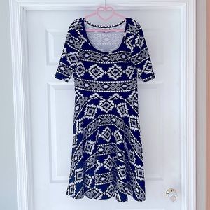 Aztec print LuLaRoe black/white summer dress size large💜❤️